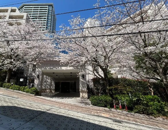 【外観】 | ご自宅から現地まで、当社スタッフがお車にて、「お迎え・お送り」をしております。ぜひお気軽にお問い合わせくださいませ♪