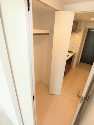 【収納】 | エスリード大阪グランゲート | 大きなスペースがあり、収納には困りません