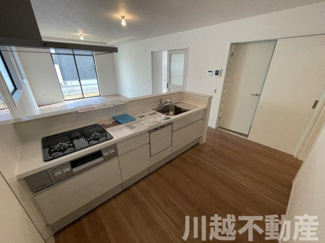 小・中学校もスーパーもコンビニも徒歩圏内のキッチン|内見予約していただくとスムーズなご案内が可能です