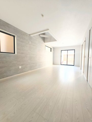 【居間・リビング】 | 名古屋市千種区小松町1期　新築戸建 | キャンペーン対象物件です♪詳細は弊社ホームページもしくはスタッフまでお気軽にお問合せ下さいませ♪ お役に立てる自信があります♪