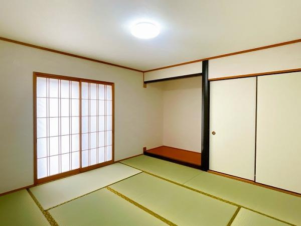 岡山市北区津高　リフォーム済み　中古一戸建て【仲介手数料無料】の洋室