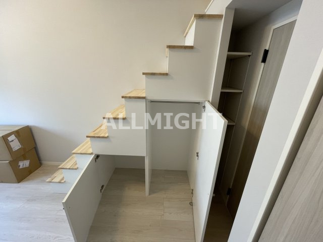 川崎市麻生区多摩美１丁目のアパートの収納