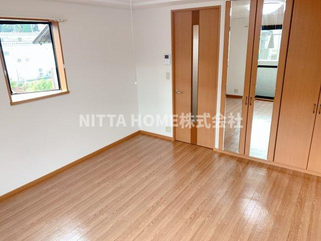 エスポワール・楯森の居間・リビング|角部屋で日当たり良好♪