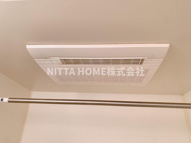 エスポワール・楯森の浴室|浴室乾燥機付きで雨の日も安心ですね♪