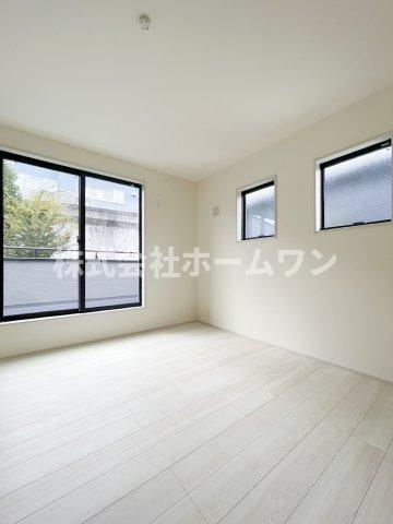 青梅長淵第4 新築戸建の洋室|落ち着いた色調の洋室です