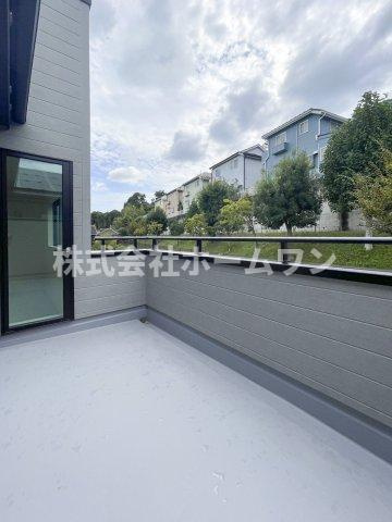 青梅長淵第4 新築戸建のバルコニー|バルコニーからの眺めを楽しみながら食事をしませんか