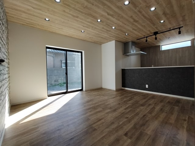 綾羅木本町7　中古物件の居間・リビング