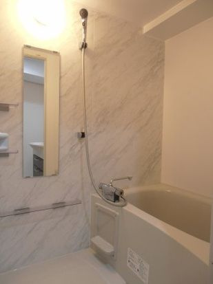 レジデンス・ジュネスの浴室