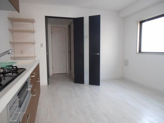 レジデンス・ジュネスの居間・リビング