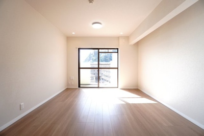 【居間・リビング】 | 【上質リノベ】古江西町パークマンション | 室内（2025年11月10日13：00頃）撮影