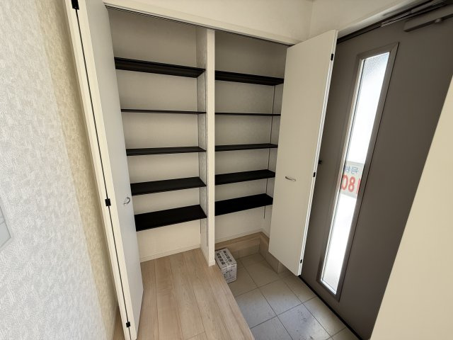 クレイドルガーデン高崎市箕郷町下芝第８　１号棟のバルコニー|広々としたインナーバルコニーです。布団も干せる広さがあります！
屋根付きなので雨の日のお洗濯も心配ありませんね☆