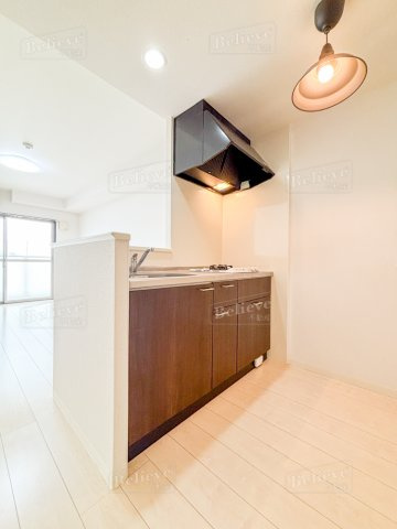 エスペランサ久留米駅前のキッチン|2口コンロの使いやすいシステムキッチンです♪