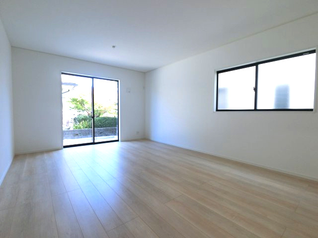 佐賀市神野西　第７　2号棟の居間・リビング|キッチンとリビングでコミュニケーション取れるLDK♪