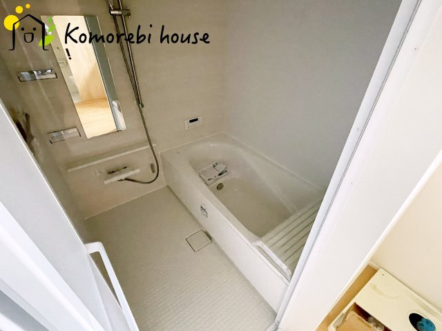 さいたま市大宮区堀の内町2丁目　第1期　新築一戸建て　リナージュ　01の浴室|暖房・乾燥・換気が一体になった多機能浴室で、一年を通して快適に使えるのが魅力。冬は暖房であたたかく、雨の日は乾燥が洗濯物をしっかり乾かしてくれます。