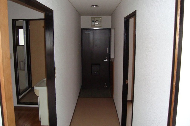ペルローズＡの玄関
