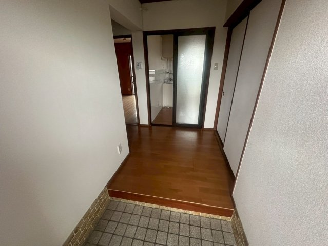 鳥取県米子市 1棟売りマンションの玄関