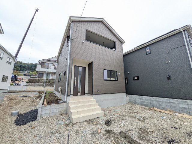 八王子市　川口町　新築一戸建て　８６期の駐車場|～2台駐車可能カースペース～