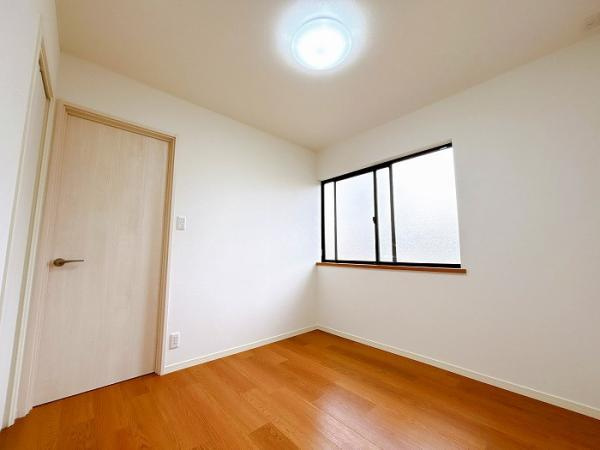 岡山市東区富士見町　リフォーム済み　中古一戸建て【仲介手数料無料】の洋室