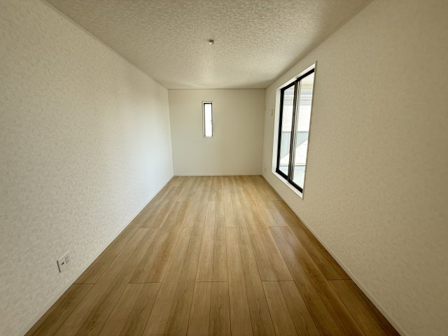 クレイドルガーデン高崎市箕郷町下芝第８　２号棟の洋室|２階洋室３です