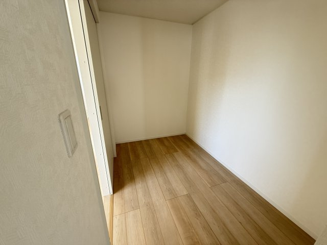 クレイドルガーデン高崎市箕郷町下芝第８　２号棟の収納|２階洋室3収納です：ウォークインクローゼット付き♪