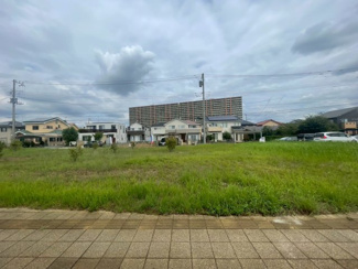 【前面道路含む現地写真】 | 【JINSEI】～JNセレクトタウン陽光台　全3区画残り2区画～　建築条件なしの分譲地