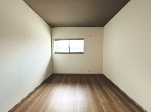 常盤一ノ井町の洋室|２０２５年９月リフォーム完了済♪