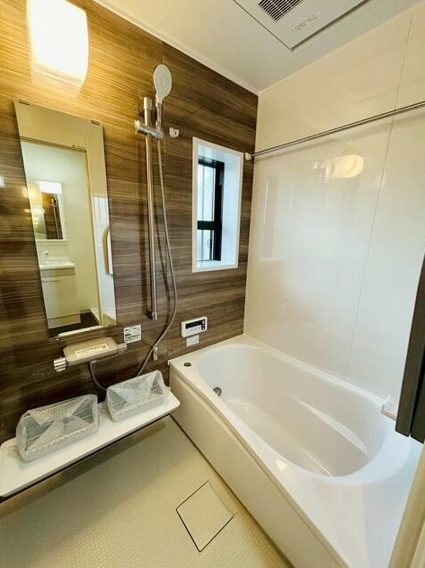 常盤一ノ井町の浴室|浴室には換気扇窓が設置されているので、換気も出来ます♪