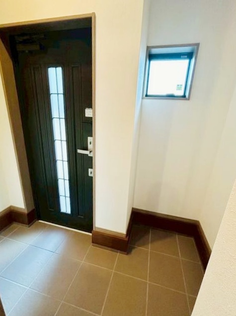 常盤一ノ井町の玄関|２０２５年９月リフォーム完了済♪