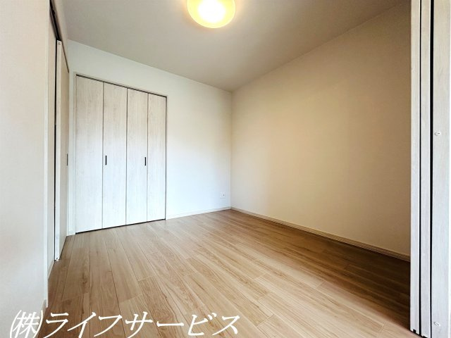 【洋室】 | グランコート西中島 | 洋室4.5帖/クローゼット有