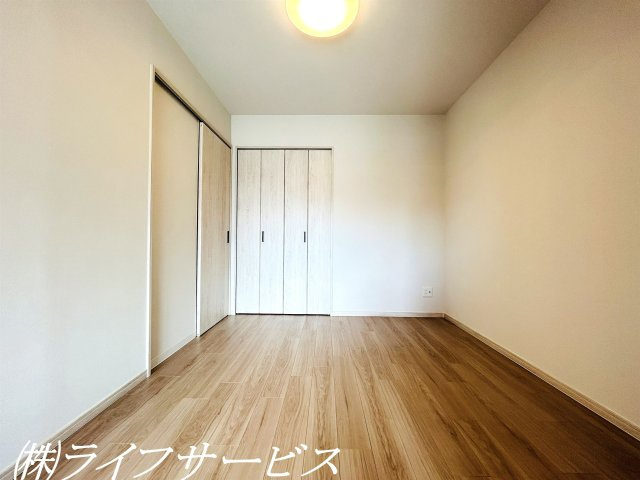 【洋室】 | グランコート西中島 | 洋室4.5帖/クローゼット有