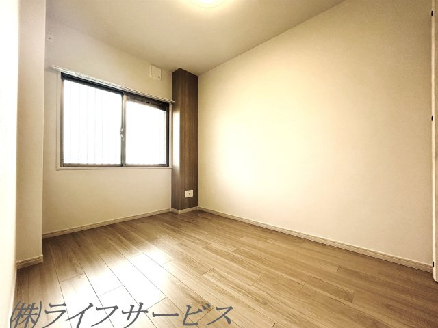 【洋室】 | グランコート西中島 | 洋室4.6帖/クローゼット有