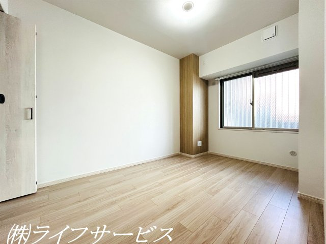 【洋室】 | グランコート西中島 | 洋室5.3帖/クローゼット有