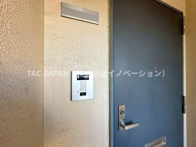 アクトピア北赤羽参番館の玄関|お問合せ当日でのご見学可能です。
お気軽にお電話ください。
03-5918-8689