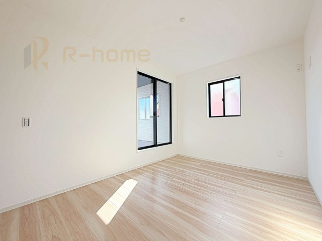 守谷市薬師台8期　新築戸建て　1号棟の洋室|2面窓の風通しの良い洋室です♪差し込む暖かな陽当たりで、室内がくつろげる空間に早変わりです♪