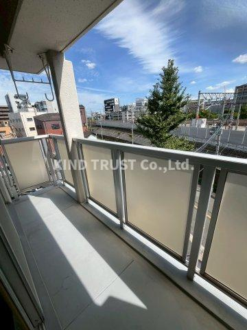 ハイツTESのバルコニー|開放的で明るい空間を演出してくれるバルコニーです