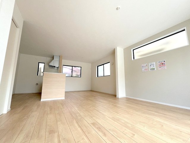 立川市西砂町２丁目新築戸建て　全1棟の居間・リビング