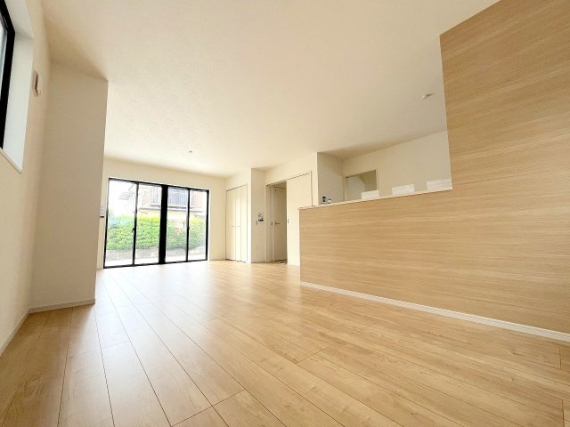 立川市西砂町２丁目新築戸建て　全1棟の居間・リビング