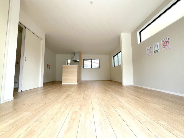 立川市西砂町２丁目新築戸建て　全1棟の居間・リビング