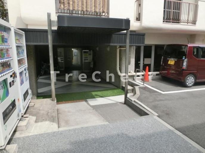 二葉ビルのエントランス