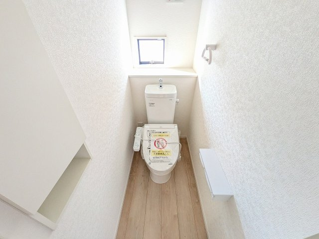 八王子市　川口町　新築一戸建て　８６期のトイレ|～明るいプライベート空間～