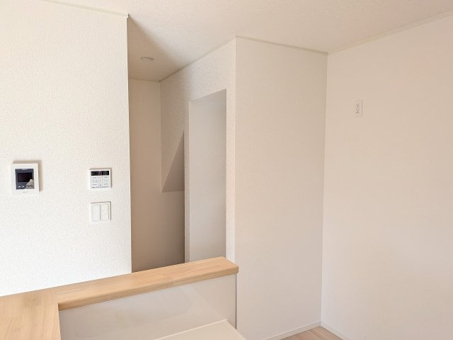 八王子市　川口町　新築一戸建て　８６期の収納|～キッチン横のパントリーは非常に便利です～