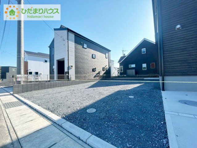 ひたちなか足崎19期　新築戸建　1号棟の駐車場|マイホームなら駐車場代がかかりません。しかも、自宅の駐車場で洗車ができます！今までコイン洗車に行っていた手間も省けて、節約にもつながります(^^♪