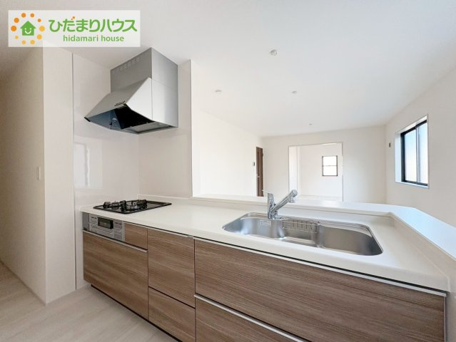 ひたちなか足崎19期　新築戸建　1号棟のキッチン|家族と会話しながら料理できるオープンカウンター♪