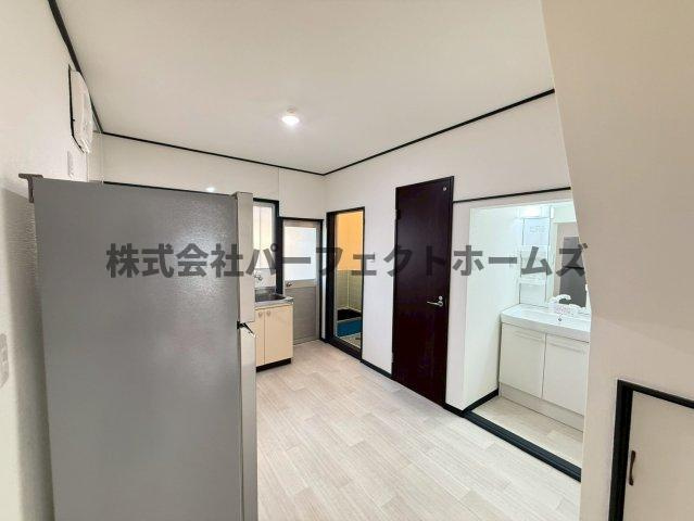 木屋町戸建　賃貸の居間・リビング|ゆったり過ごせるリビングです