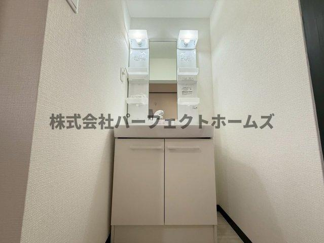 木屋町戸建　賃貸の洗面所|忙しい朝には欠かせない洗面所です