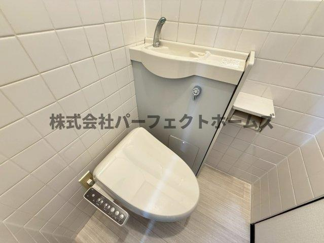 木屋町戸建　賃貸のトイレ|ゆったりとした空間のトイレです