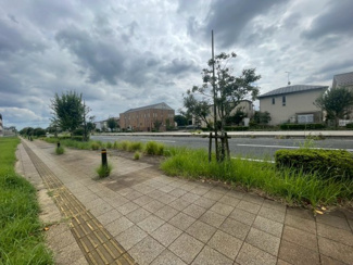 【前面道路含む現地写真】 | 【JINSEI】つくばみらい市陽光台事業用地　住宅・AP・事務所等にも多用途対応！