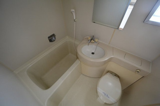 シンプルで機能的なユニットバスです！