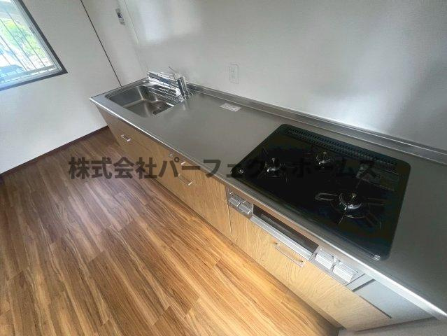 藤が尾4丁目テラスハウス　賃貸のキッチン|コンパクトなキッチンで掃除もラクラク