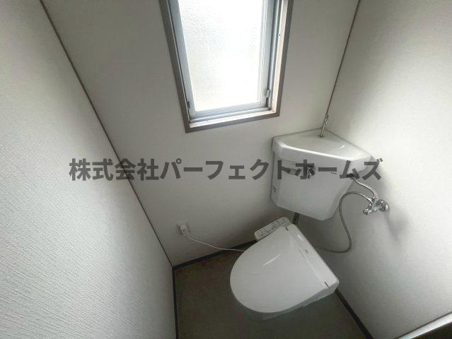 藤が尾4丁目テラスハウス　賃貸のトイレ|清潔感のあるトイレです